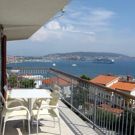 Apartment With Splendid Sea View Trogir Ngoại thất bức ảnh