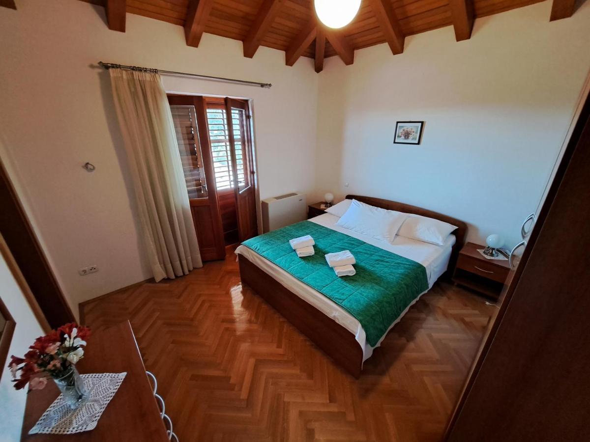 Apartment With Splendid Sea View Trogir Ngoại thất bức ảnh