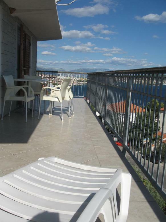 Apartment With Splendid Sea View Trogir Ngoại thất bức ảnh