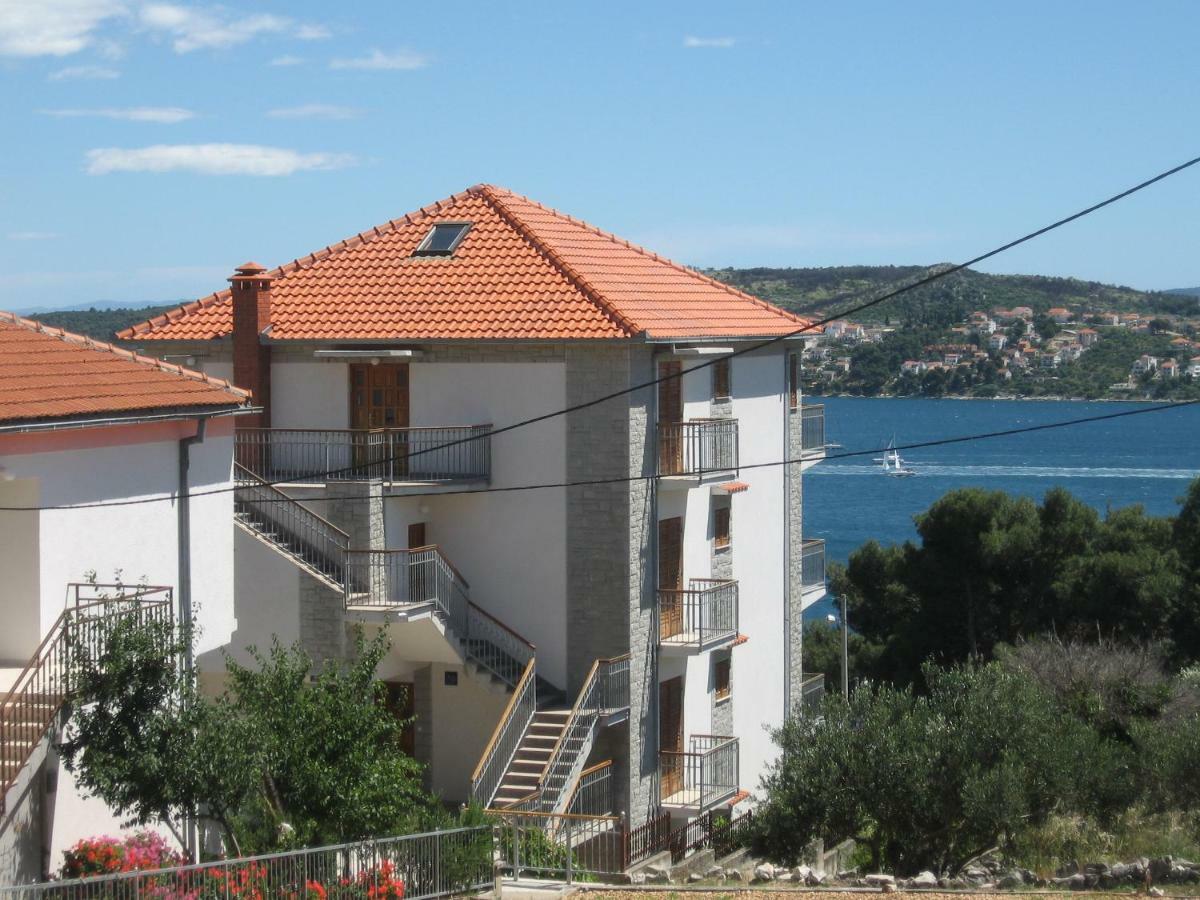 Apartment With Splendid Sea View Trogir Ngoại thất bức ảnh